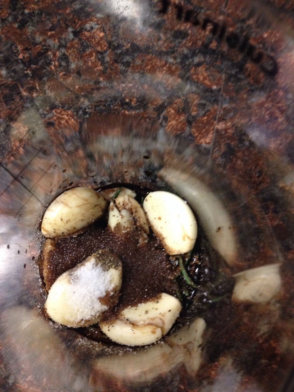 In a small blender add 6 cloves of garlic, 2 tablespoon rosemary, 1 tablespoon of salt, 1 teaspoon of pepper, 2 tablespoon of balsamic vinegar, and 3 tablespoon of olive oil.