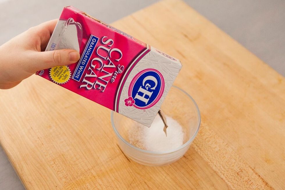 In a small bowl, add 1 tablespoon of sugar.