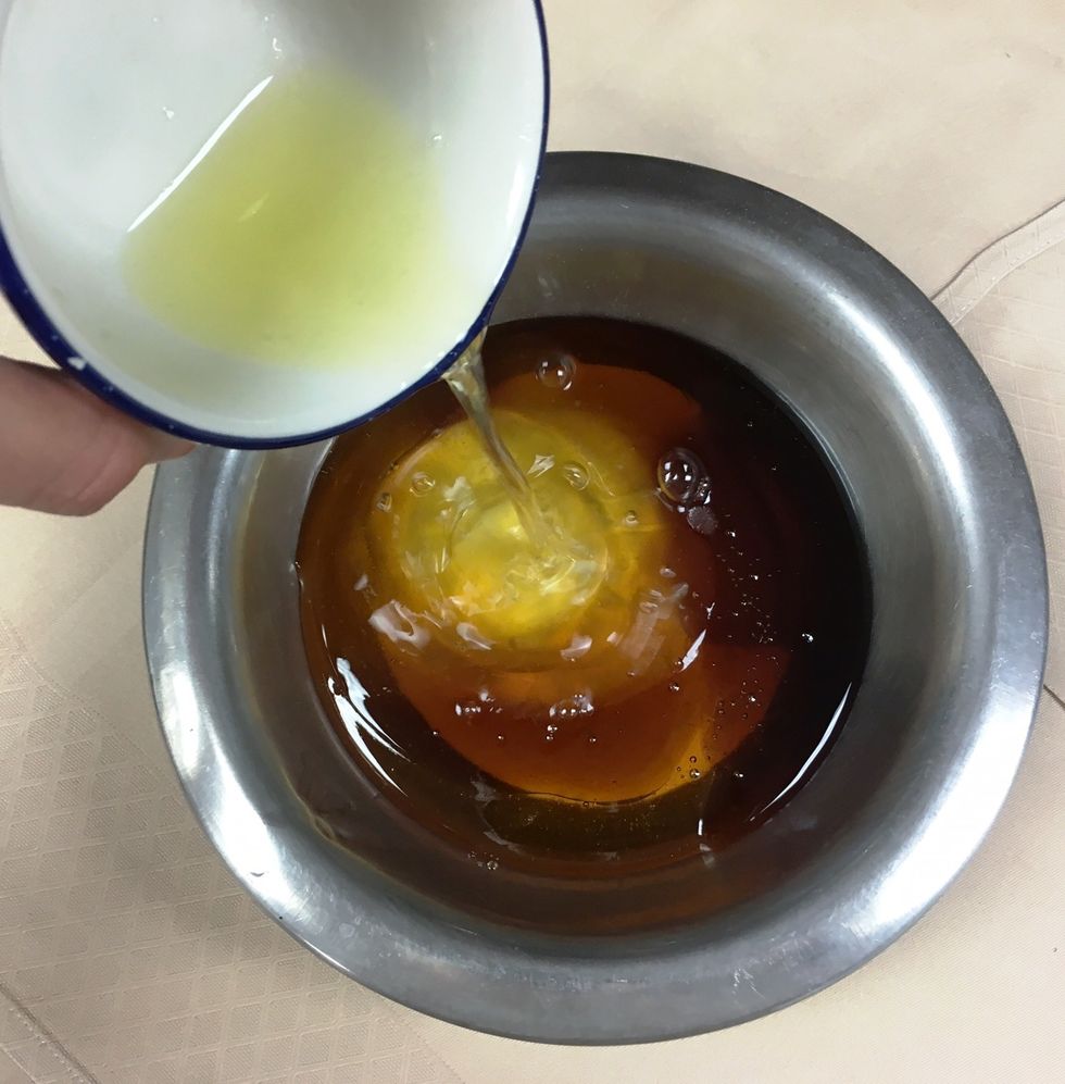 In a third bowl mix the wet ingredients.