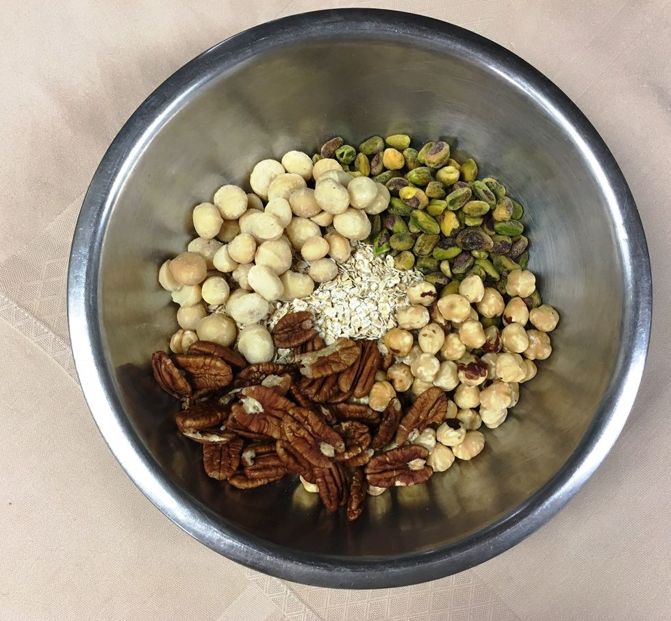 In another bowl mix the nuts and the oats.