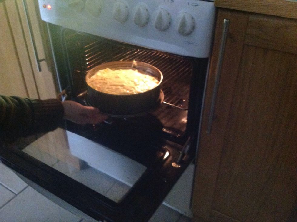 In i ugnen 40-50 minuter/In the oven 40-50 minutes.