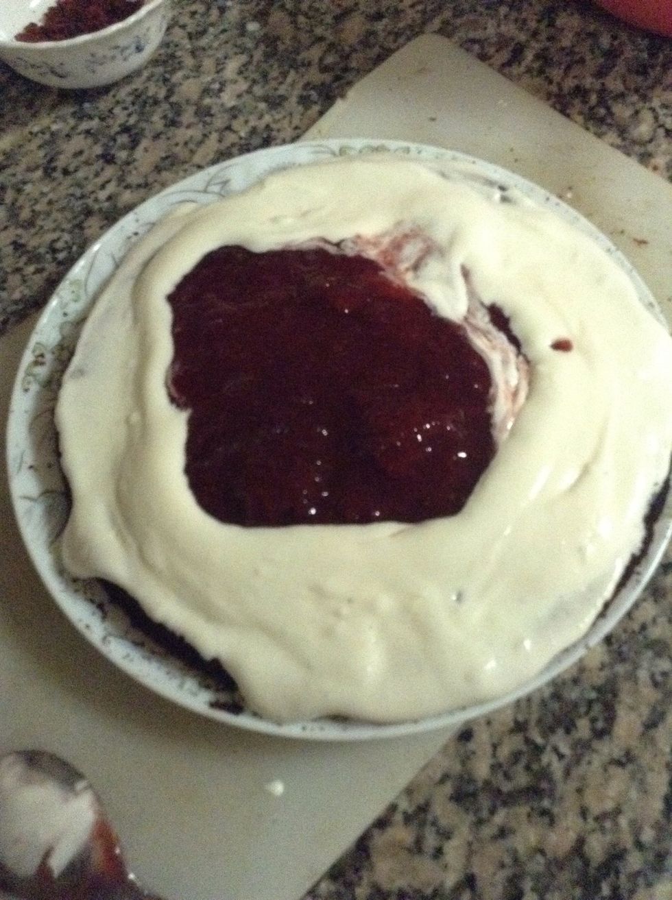 IN my last guide I've uploaded the recipe of strawberry jelly so in first layer I put frosting and then jelly on top, which will be covered with 2 layer of cake