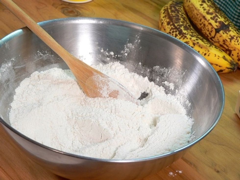 In one bowl, mix flour, baking soda and salt.