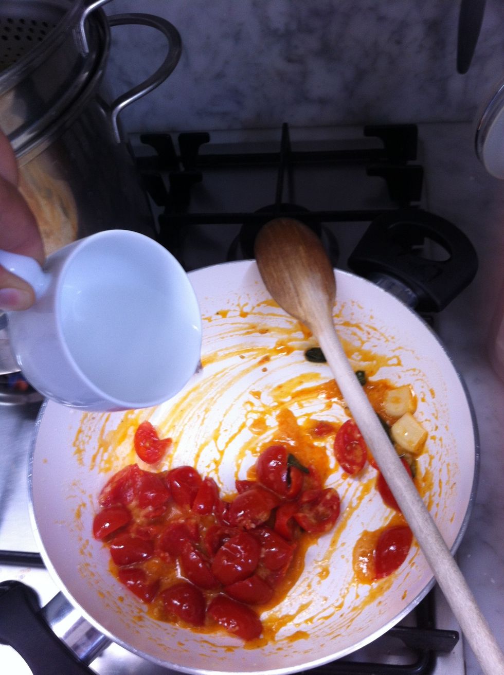 In order to get a creemy sauce, add a bit of the cooking water ( from the casserole)