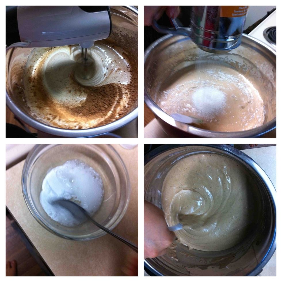 In the dough add cocoa and mix well. Gradually add flour and stir gently so that the dough was airy. baking soda mixed with vinegar and add the dough and well mix.