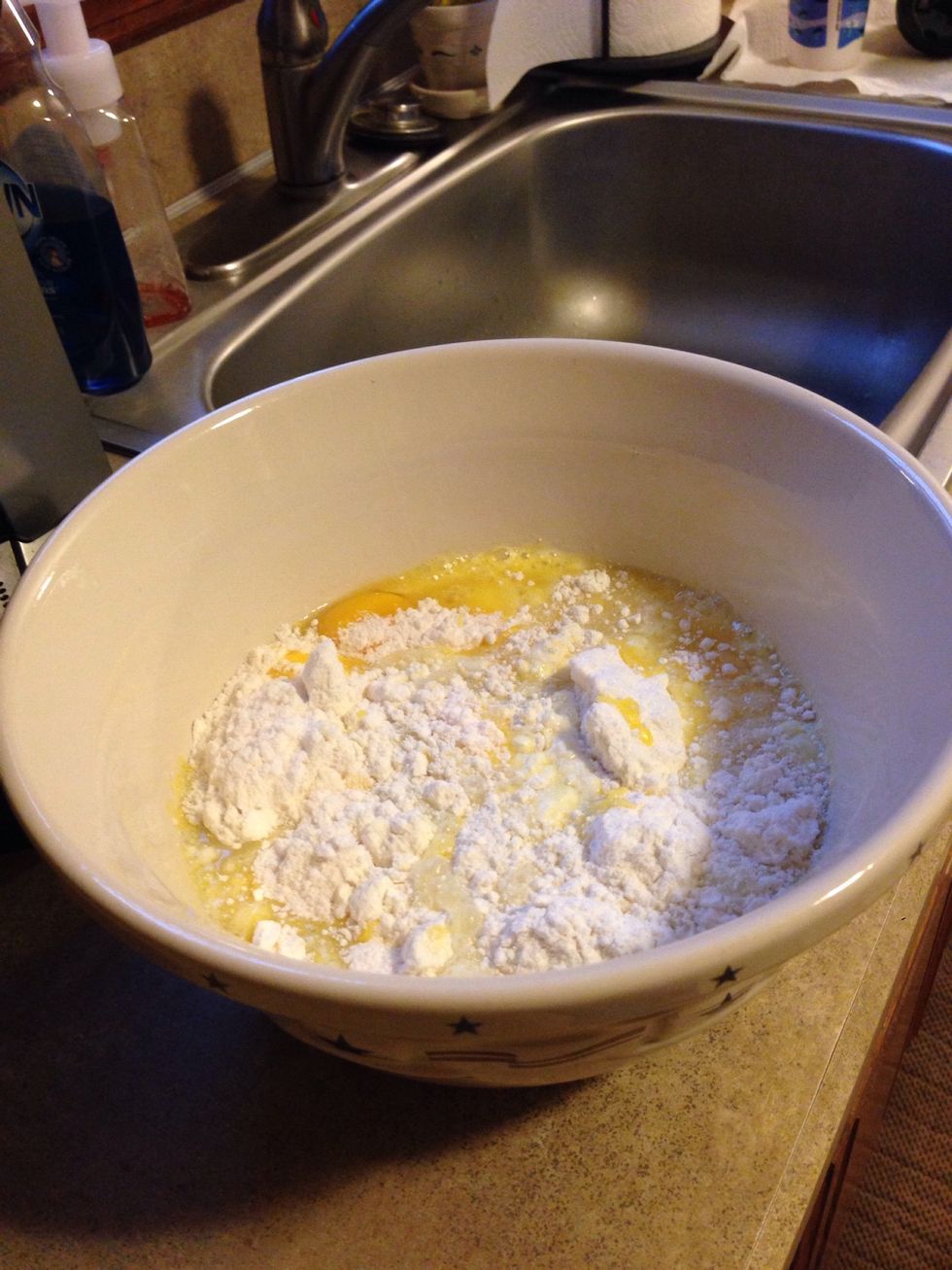 In the first bowl your going to mix together 1 box of yellow cake mix, 1 3oz pkg,instant yellow pudding, 2 tsp. oil, 2 eggs, 1 1/3 cup of water.