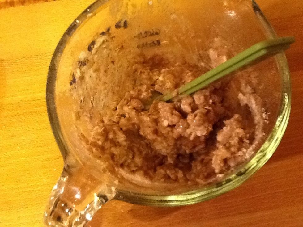 In the glass measuring cup add the topping ingredients.