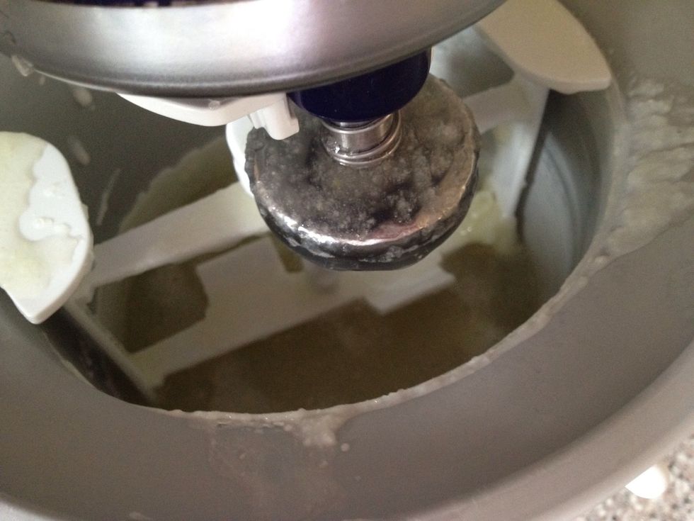 In the ice cream maker, just add the cold melon/sugar mix and let it run until half frozen. In the freezer: put the cold melon/sugar mix in your freezer and stir every half hour until half frozen.