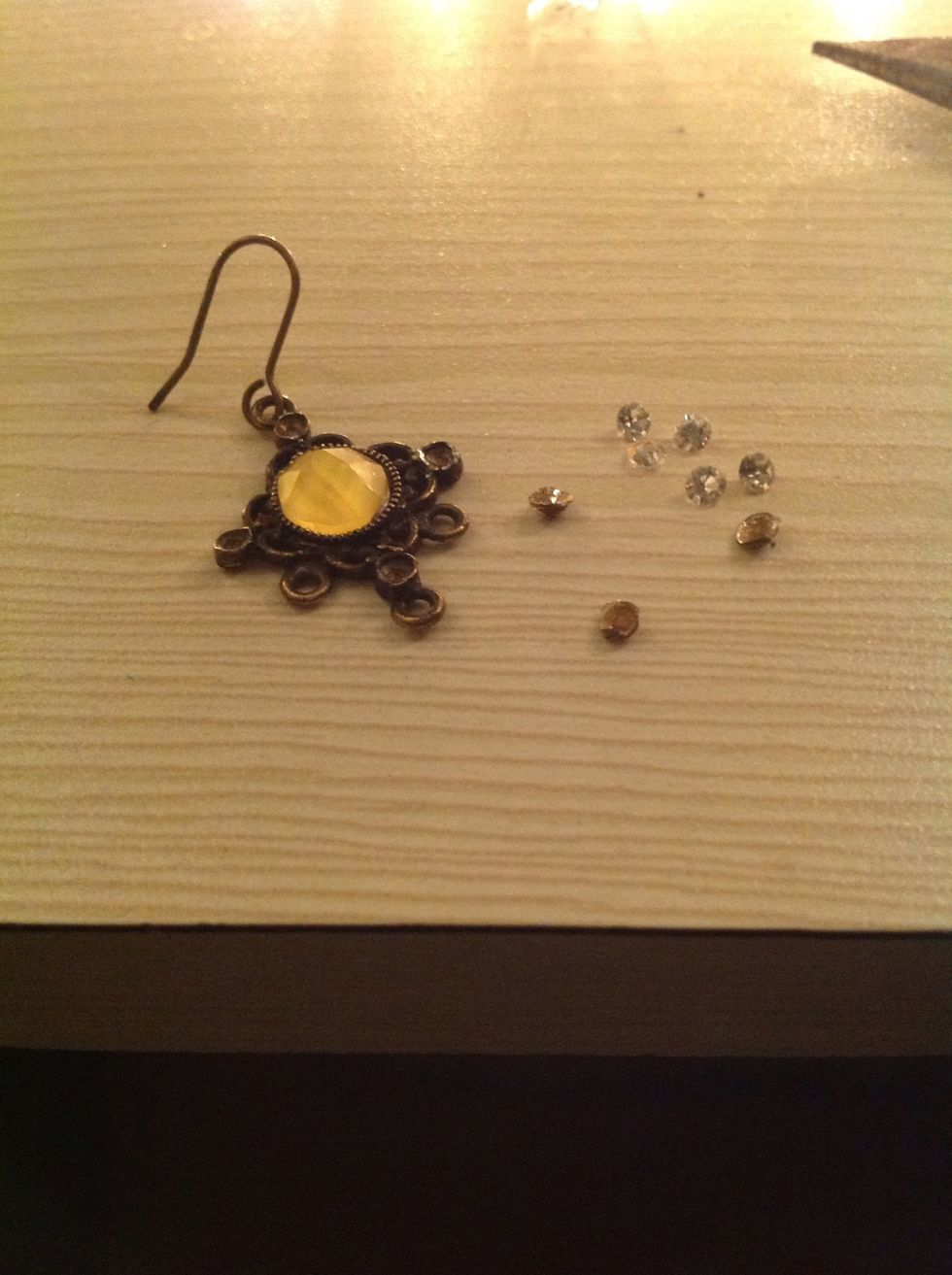 In this step, I removed the tiny jewels because I don't want a lot of bling. Even for this step I used my pliers.