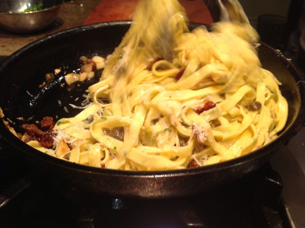 Incorporate the other ingredients and turn the heat up for 30 seconds to finish.