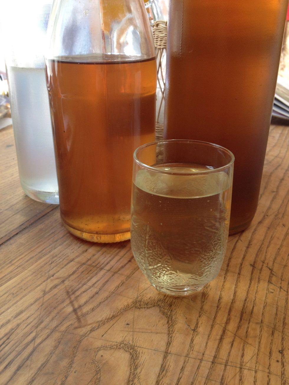 Incorporate the tea infusion filtered in the syrup and add the orange flower water. Boil bottles, fill them with syrup and label.