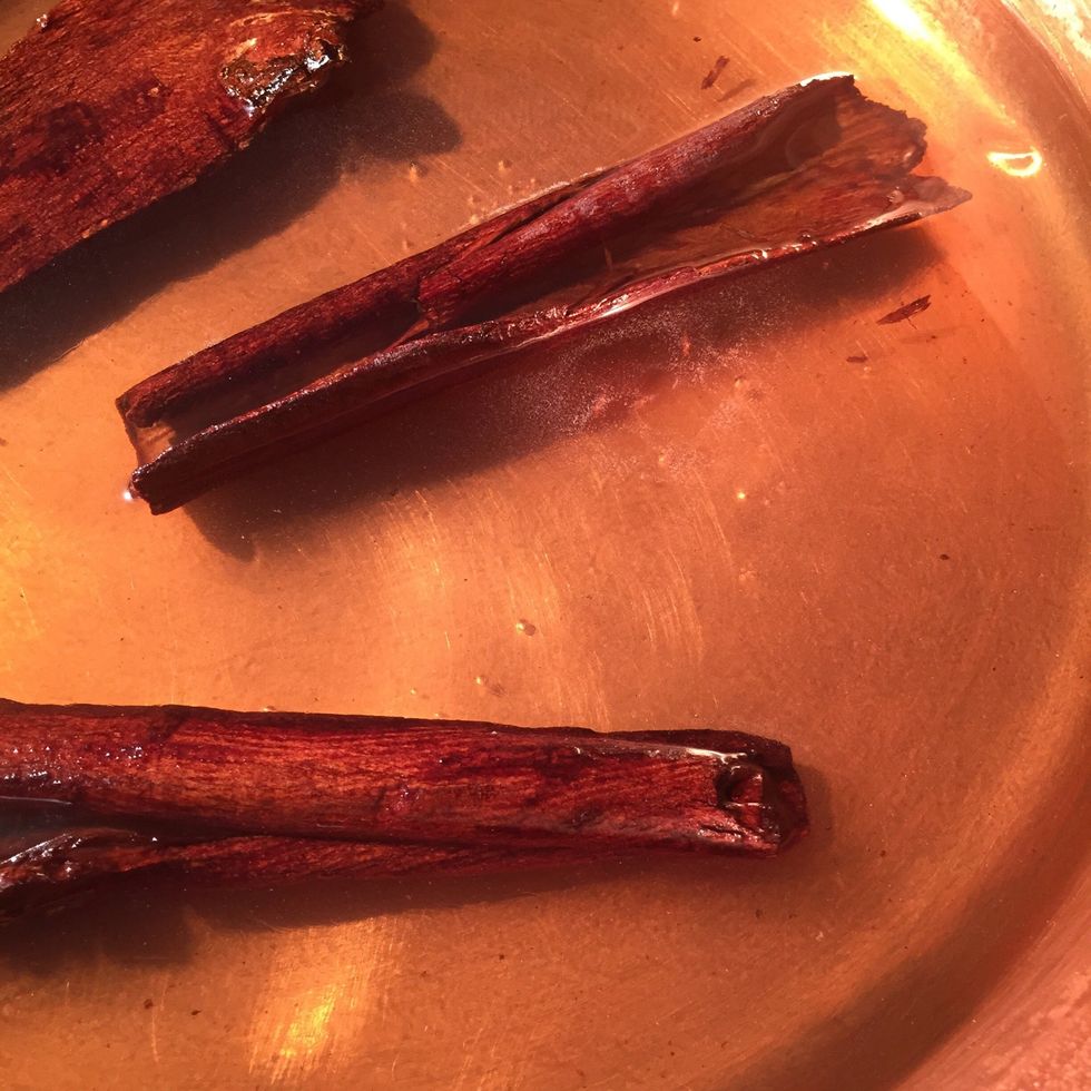 Infuse the cinnamon in the syrup and let completely cool. Put in bottles (before put boiling water in the bottles and put it out to sterilize the bottles) and add a label.