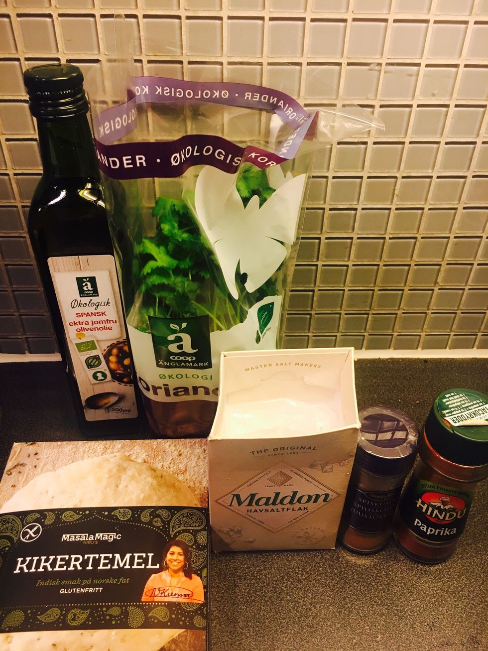 Ingredients: chickpea flour, cumin, paprika powder, sea salt, olive oil, water, coriander