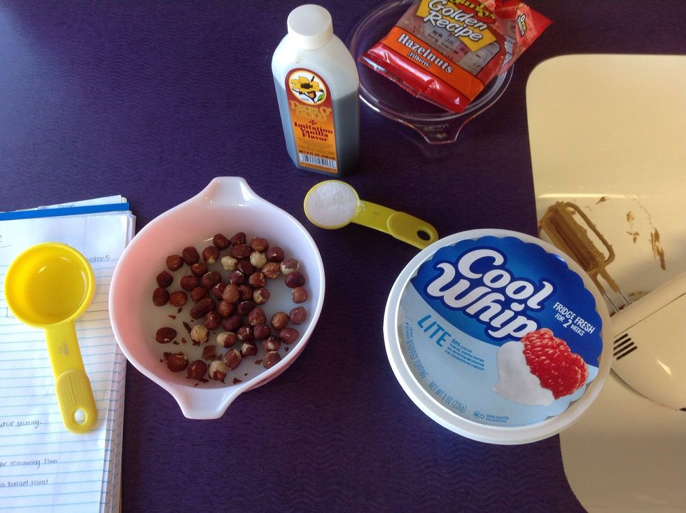 Ingredients for hazelnut icing