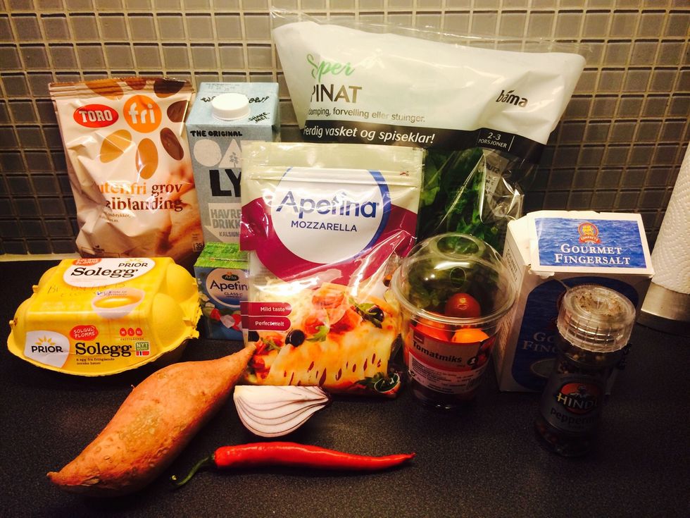 Ingredients: gluten free whole wheat flour, sweet potato, chilli, eggs, spinach, shredded light mozzarella, feta cheese, red onion, oat milk, rainbow tomatoes, salt , pepper.