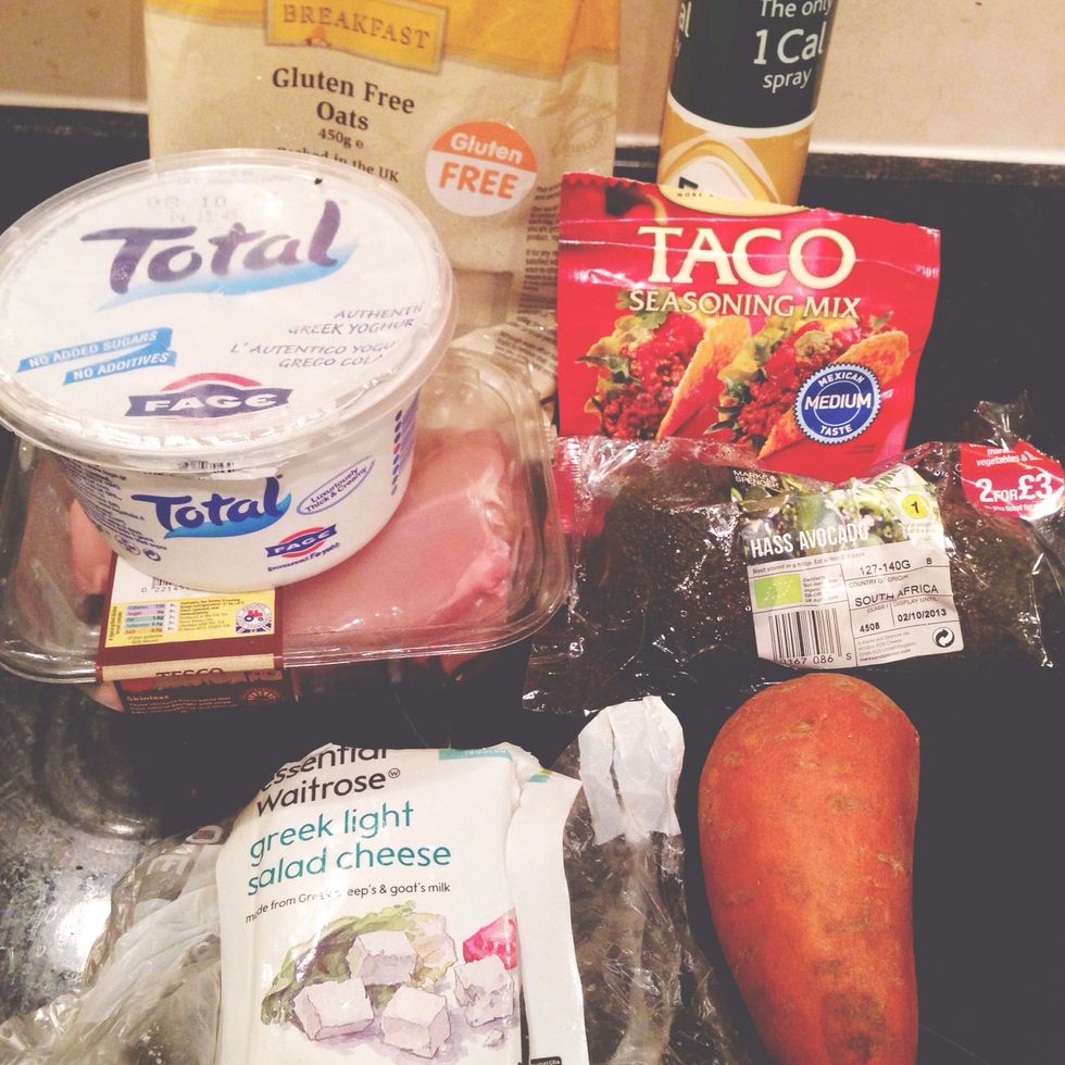 Ingredients: oats, sweet potato, greek yogurt, salsa, taco Spice, low fat feta cheese, avocado, chicken breast, mixed herbs, fry light