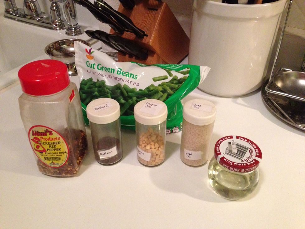Ingredients: red pepper, mustard seeds, urad dal, chana dal, vegetable oil, green beans