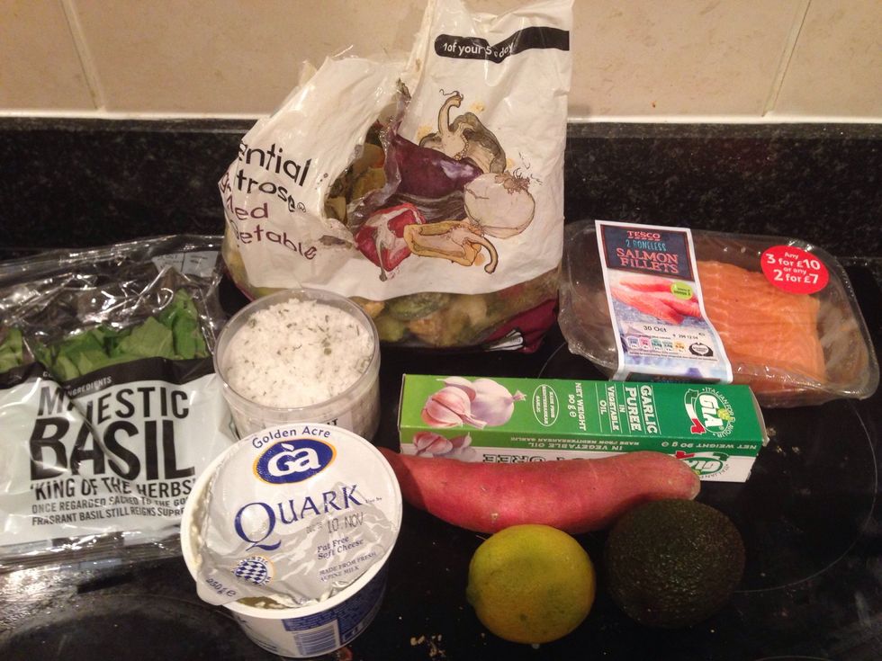 Ingredients: salmon fillet, quark/greek yogurt, mix of veg, fry light, garlic paste, garlic sea salt, sweet potato, basil, avocado,lime