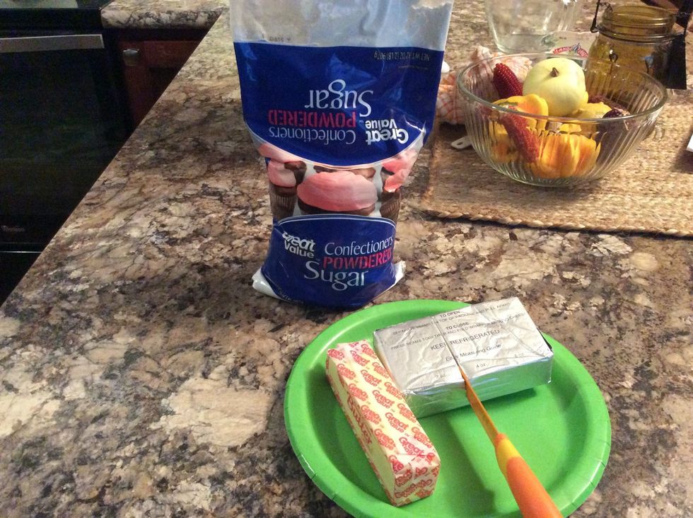 Ingredients to the frosting