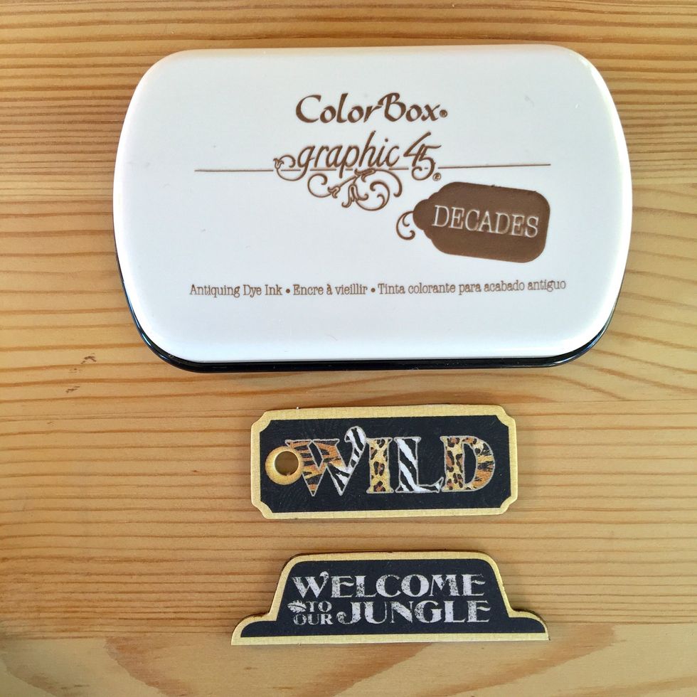 Ink edges of two chipboards.