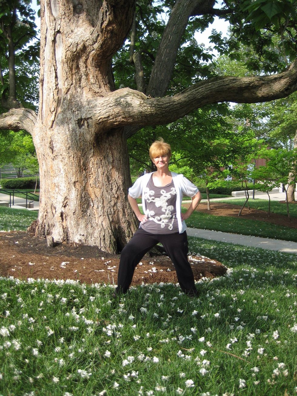 Inner thigh stretch \u2013 Lunge sideways and keep opposite leg straight