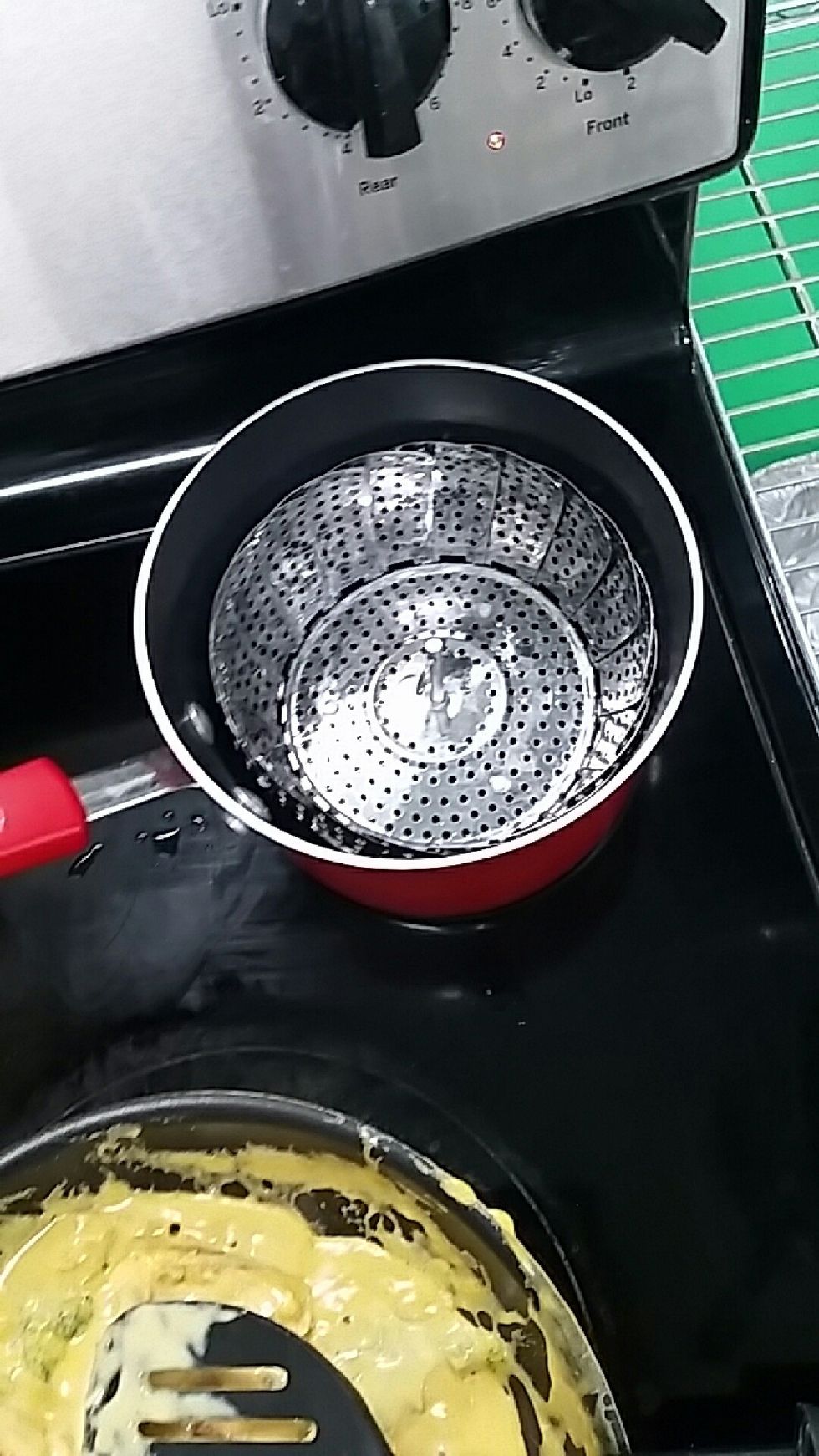Insert sugar at the bottom of the pan. Then put a little water in the pan. Finally put the steaming basket in the pot.  (make sure the water does not go above the basket.)