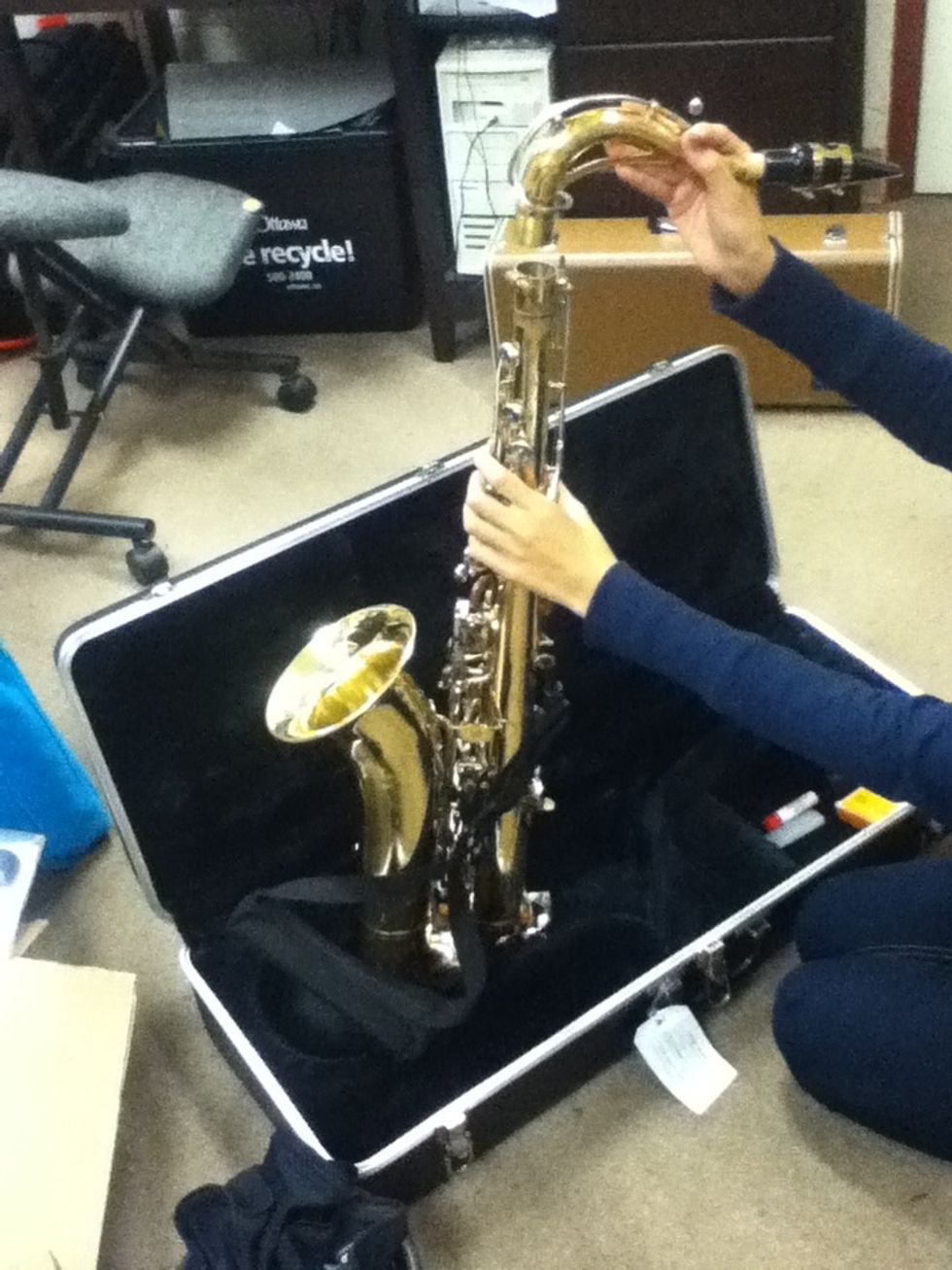 How to hold a tenor saxophone properly B+C Guides