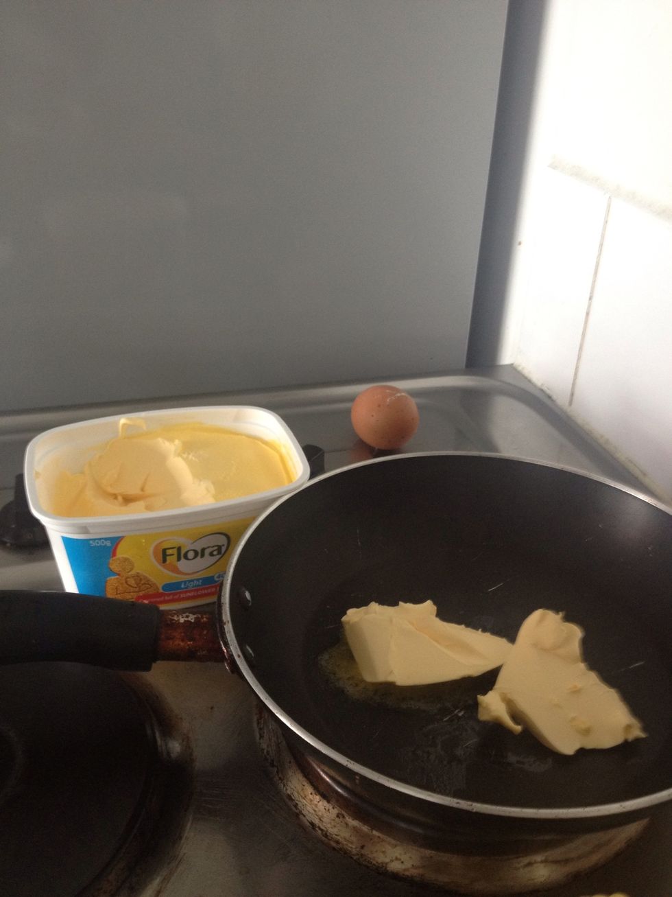 Instead of using cooking oil, we can use butter to fry the corn!  A very good smell of melting butter.