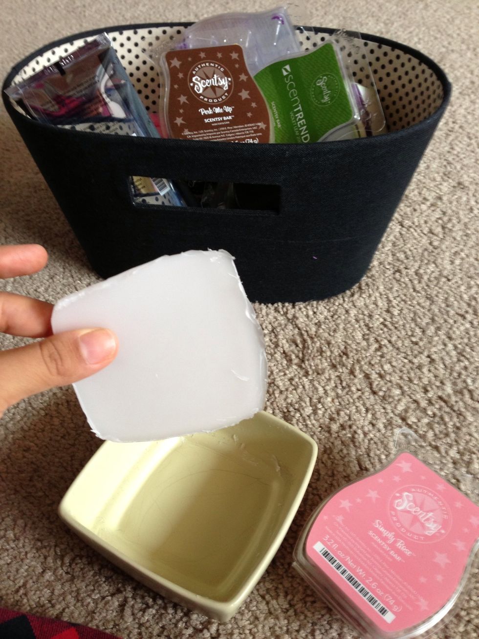 How to change the wax in your scentsy warmer B+C Guides