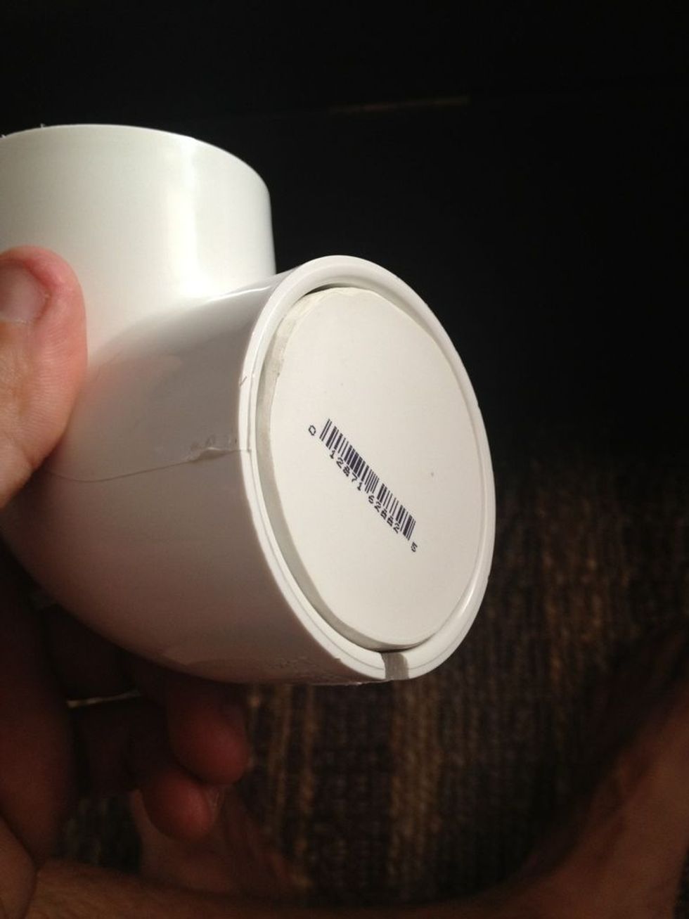 It doesn't look flush, but it is, see next picture