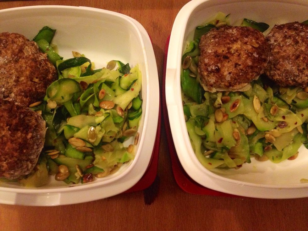 It goes very well to reheat the zucchini in a microwave so this dish can easily become your favorite lunch box!