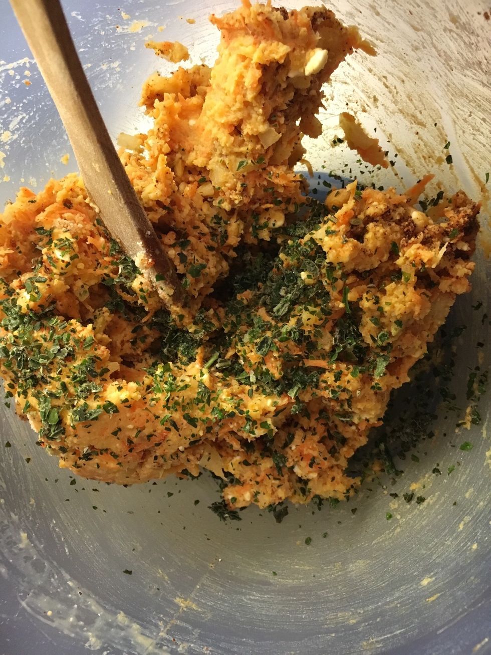 It is also nice to add some herbs, like parsley or basil. I added about 1 tblsp frozen herbs.