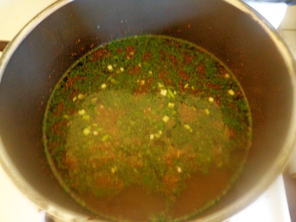 It is optional to add in the seasonings in the chicken/ vegetable stock before quick frying the rice. You can leave it at low heat to allow the seasonings to marinate in the stock. Leave until boil.