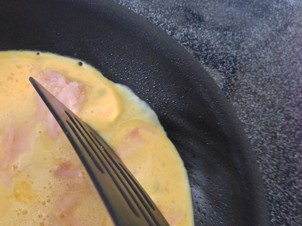 It's about that 3 minute mark.. I check using my spatula. Usually at this point I'm starting to run my spatula around the perimeter of the pan.