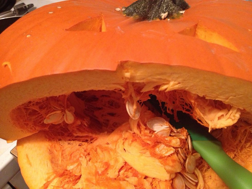 It's never too late to carve jackie-o ;-)Now that the pumpkin is cooked, dish up a bowl&have a snack (but please not in front of Jack).The amount of pumpkin cooked is up to you.save some for the soup.