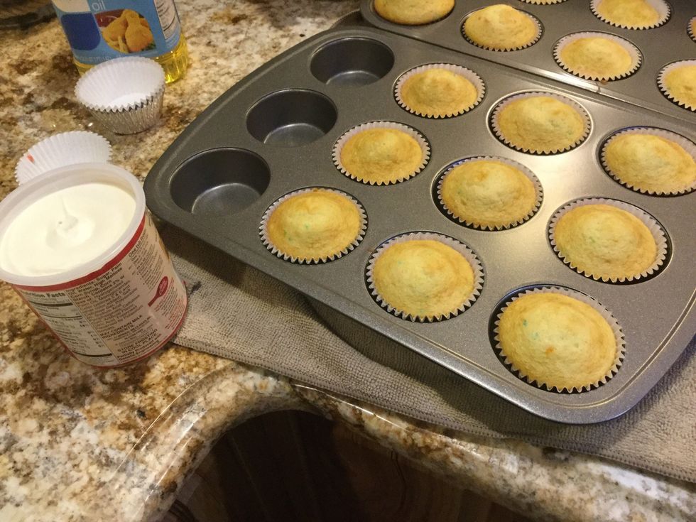 It's optional to put icing on your cupcakes