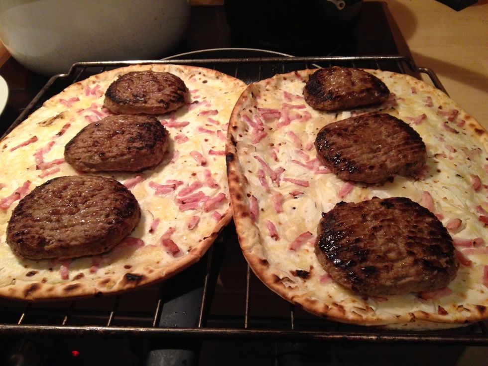 It's time for the assembling part. Put your two flammen side by side in order to cook them both well !