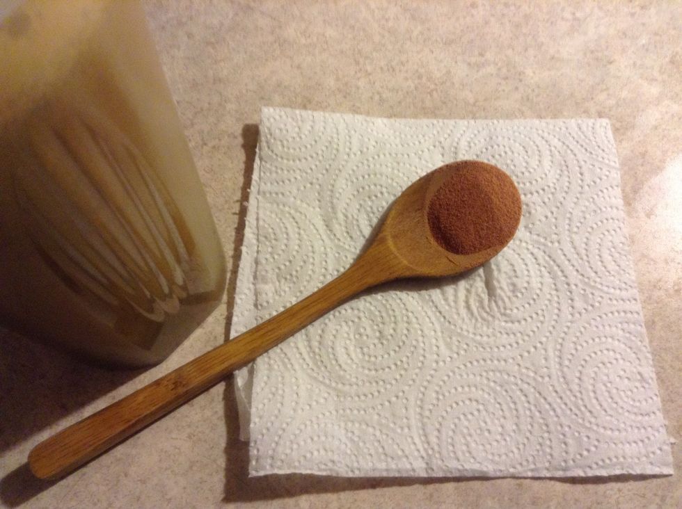 It says to use about 1/4 tsp of the Mangosteen Powder per cup. As a chronic pain patient, I take about 1/2 - 3/4 in one of these once a day.