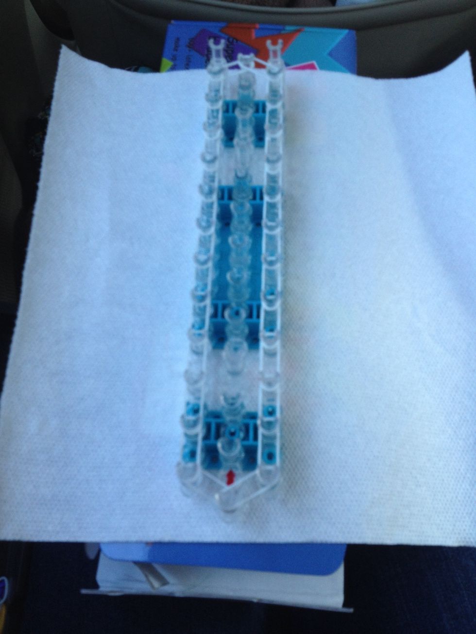 It should look like this! Push the rubber bands down so you have room on top of them.