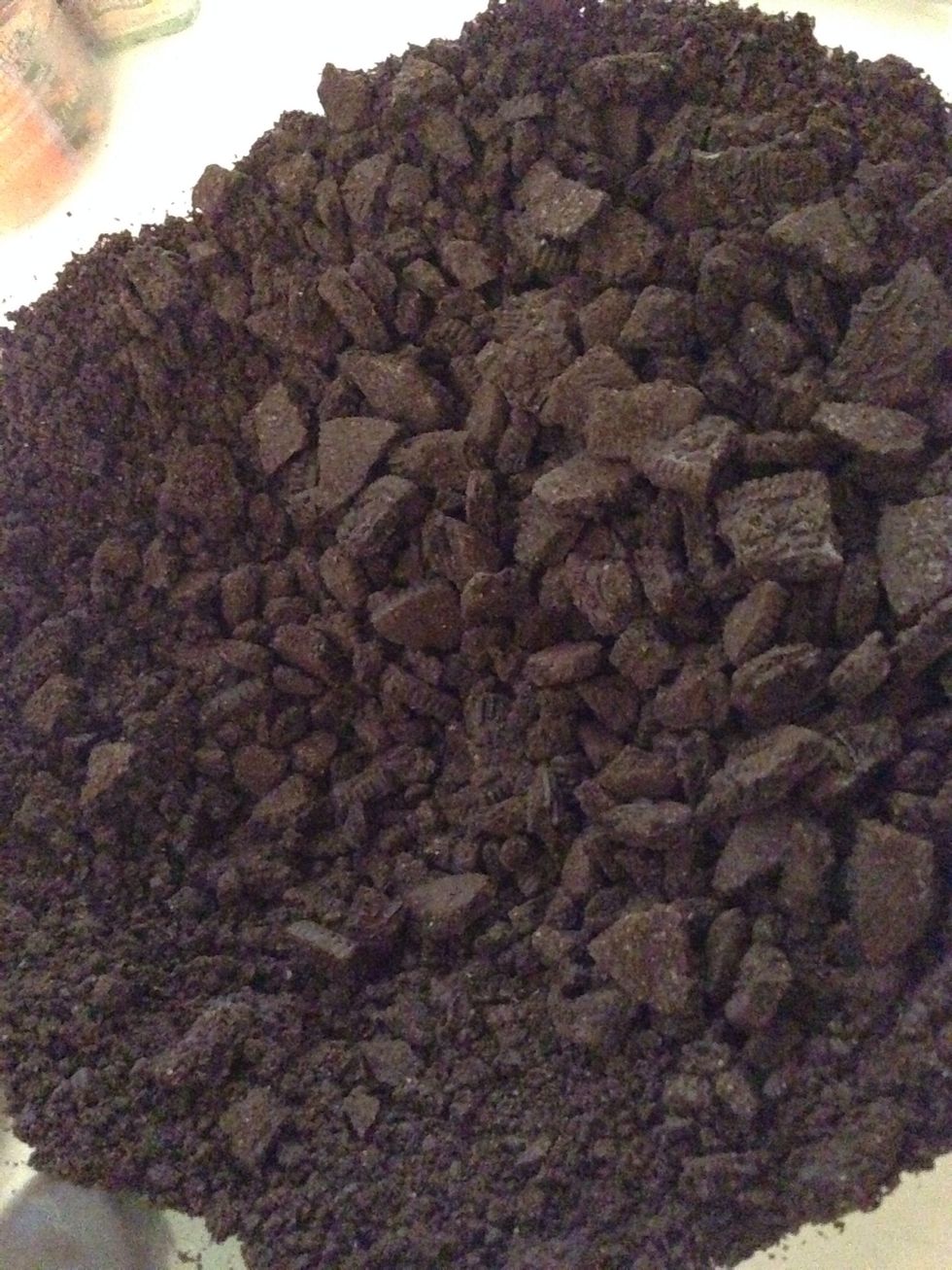 It should look like this with some bigger pieces to go on the outside of the pan