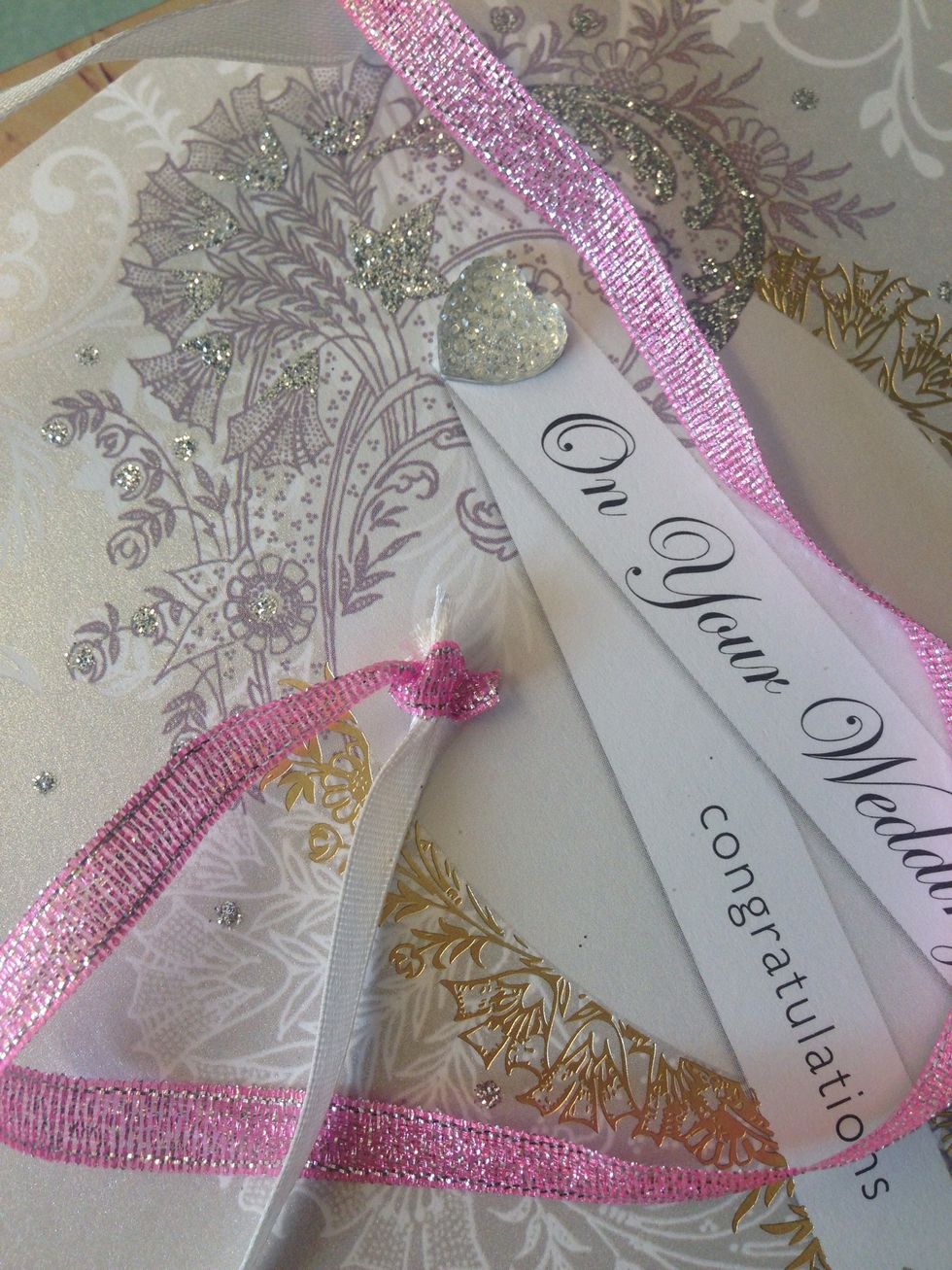 It started unravelling half way through so I tied this knot to make threading easier.