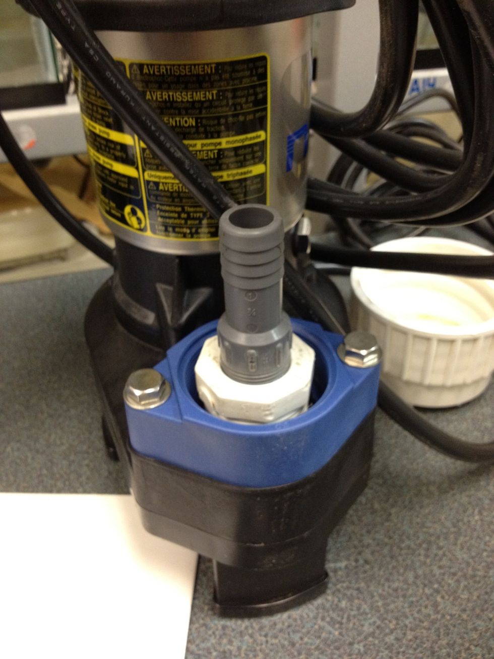 It will assemble like this. If we can't get a piece to bridge the adapter and flange, we might find something to bridge the hose connector and flange.