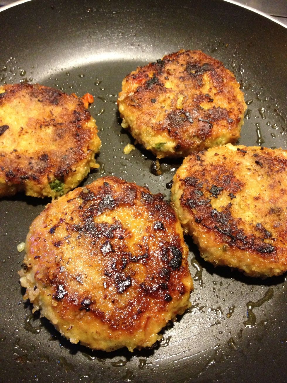 It will look like this it took me 40 mins to cook the burgers, chicken should be well cooked. If your not familiar about whether its done or not I recommend just cutting a edge and tasting