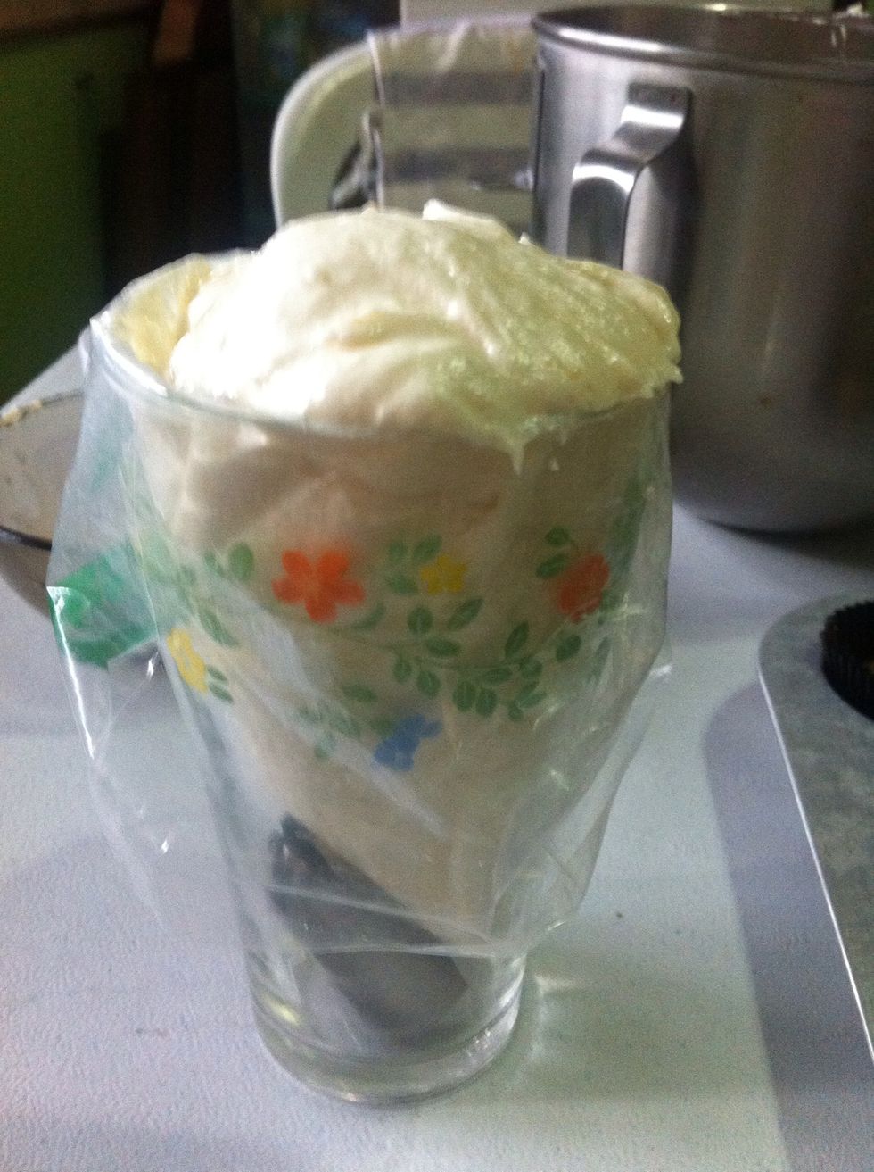 It will turn out like this. See photo. The reason behind why I fold the tip of the pastry bag is to avoid the frosting drip inside the glass.