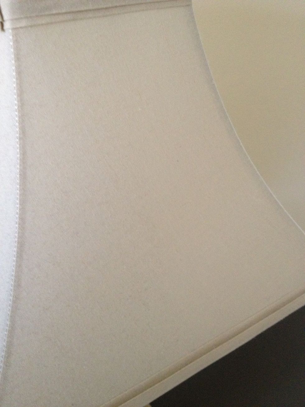 Its a little difficult to see but can you notice the right side of the shade is cleaner than the left side?
