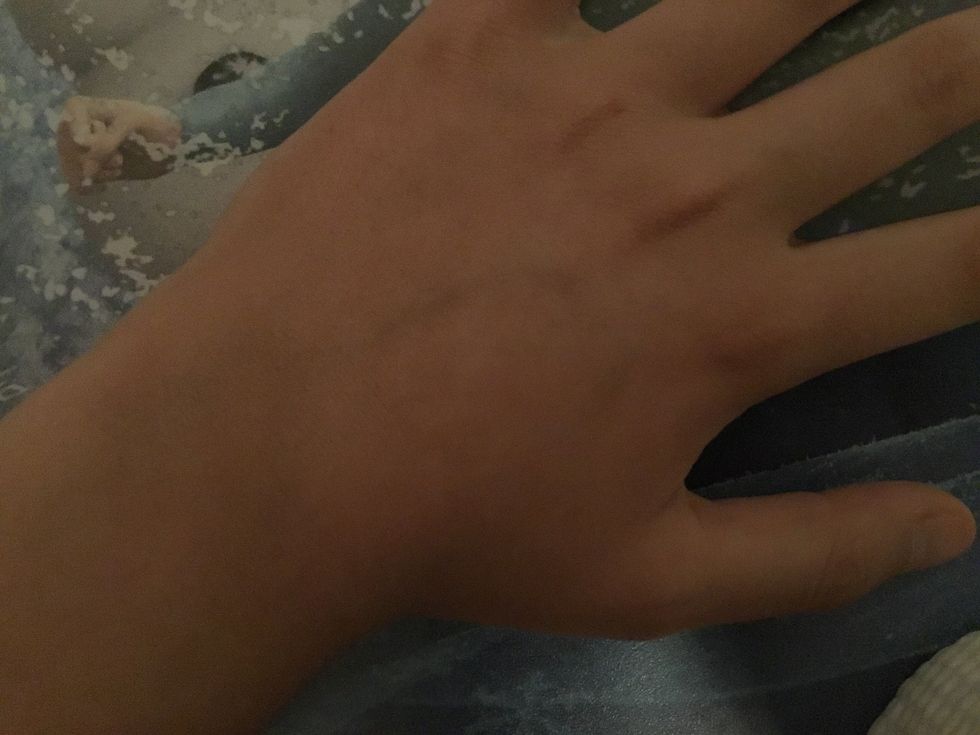 Jag anv\u00e4nde mig av min hand f\u00f6r att visa. Men man kan ha dom var som helst.