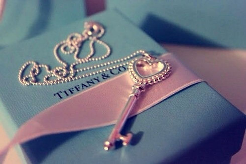 Je monte les escaliers et je vois que mon chien est morte