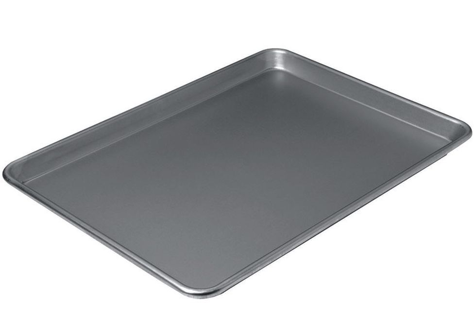 Jelly roll pan I can use a jelly roll pan to roast a large batch a veggies Used as a baking sheet