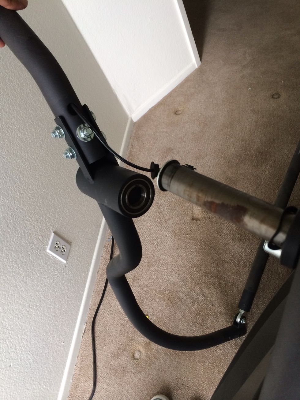 Jiggle out the beam from the arm. Both sides.