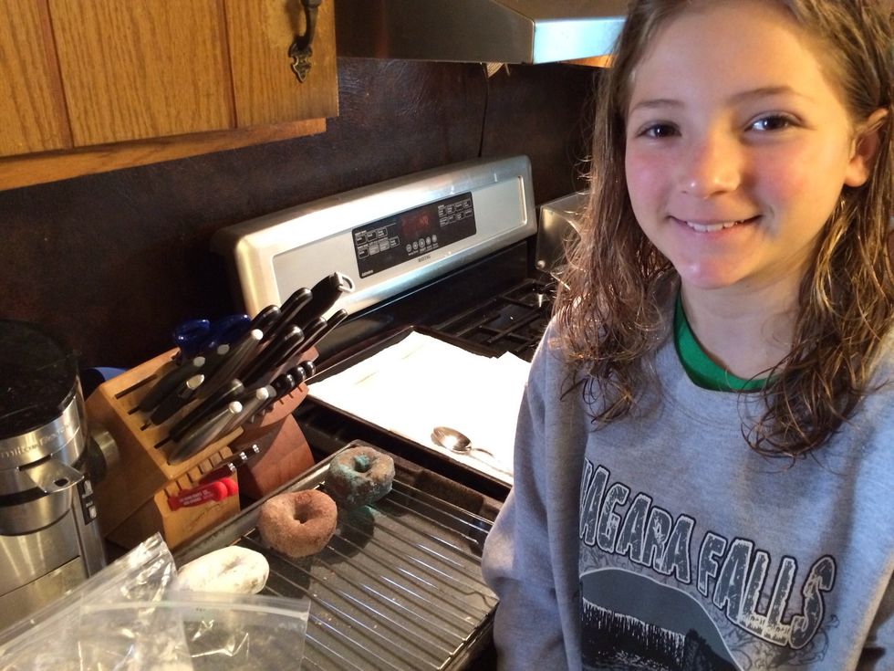 JoJo has the sugar station.